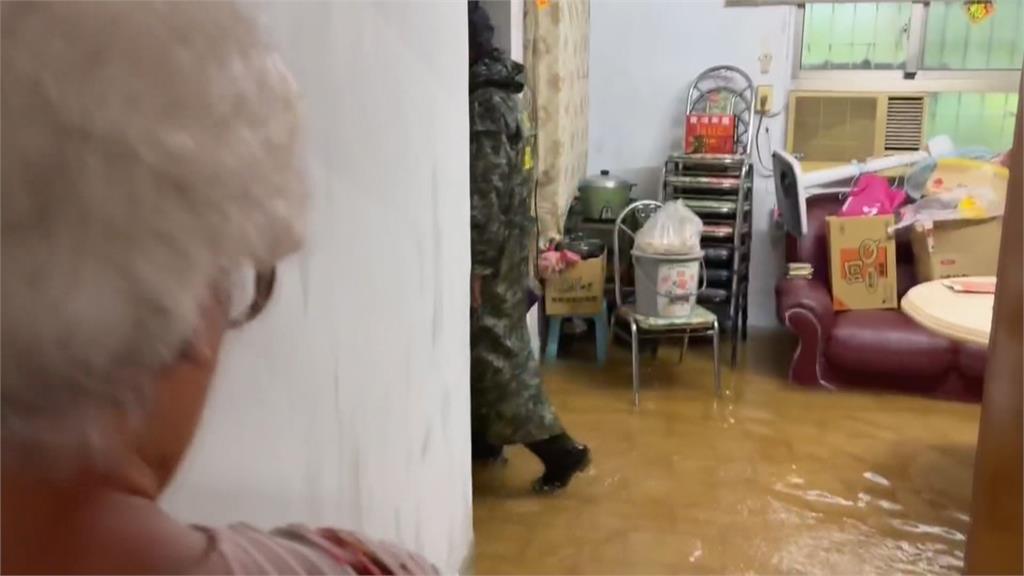 豪雨狂炸！屏東九如全台降雨最多　大排溢提淹民宅