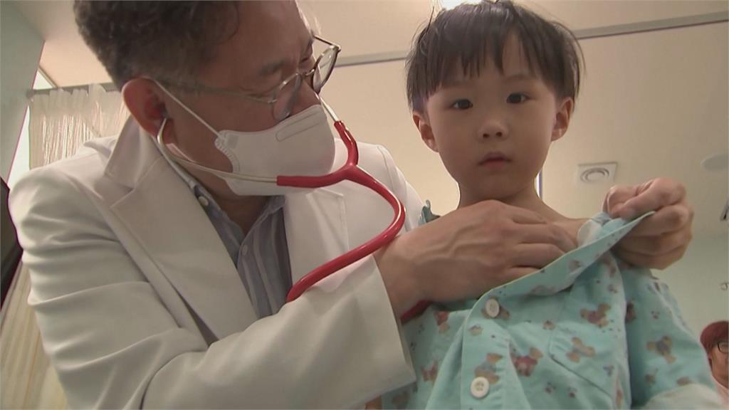 孩子生病找嘸醫生　南韓出生率低！當醫生不想選兒科