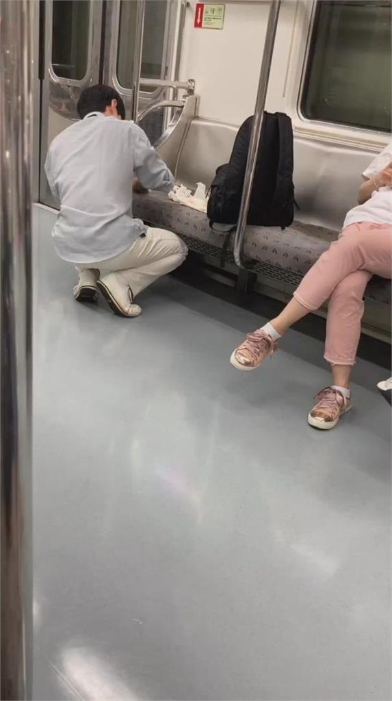 徒手清嘔吐物!韓鮮肉「賣力狂擦片」爆紅 受首爾市長感動表揚