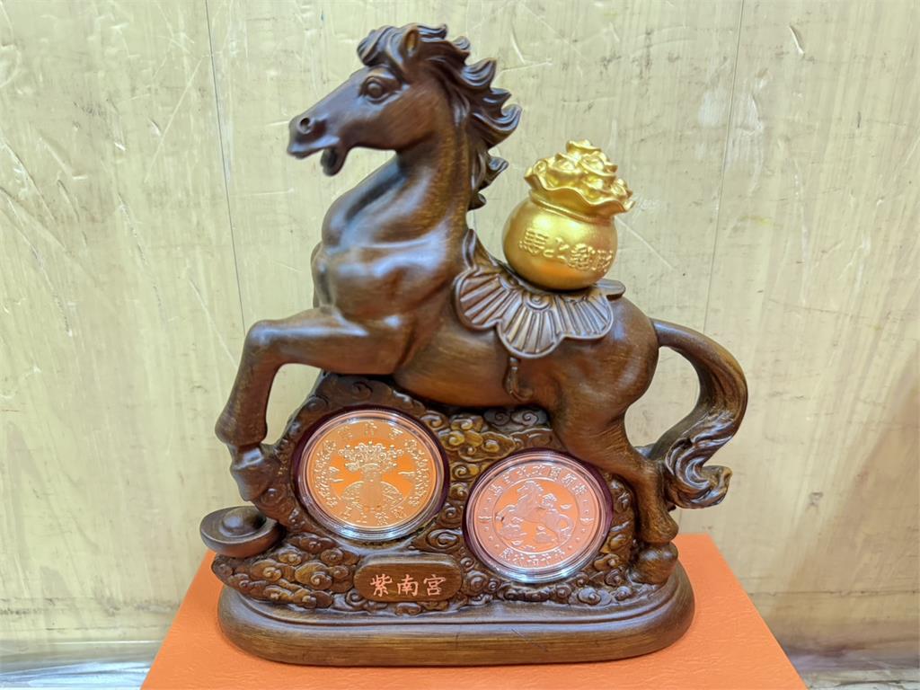 快新聞／紫南宮馬年錢母造型曝光！ 元旦開放領取已有人「佔位」