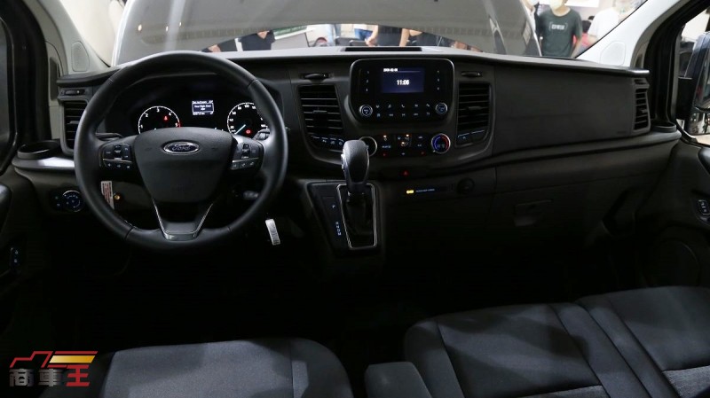 2022 年式 Ford Tourneo Custom Kombi 9 人座車型正式登場