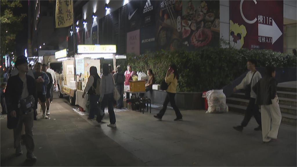 刈包沒肉也好吃? 素食小夜市首度攻佔南港 老饕排長龍