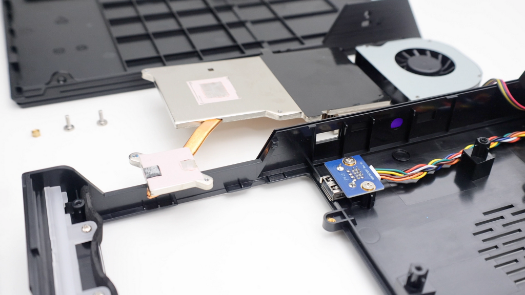 ASUSTOR FS68 系列依舊一支獨秀　12 支 M.2、雙 USB4、雙 10GbE、PCIe Gen4