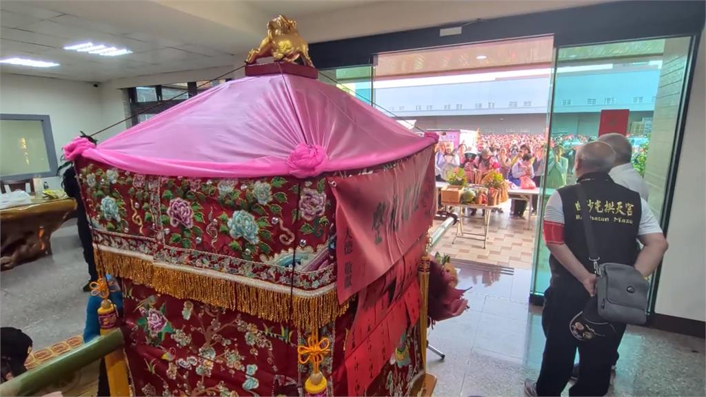 白沙屯媽祖進香首日「四媽相會」 傍晚駐駕台中清水週二凌晨再出發