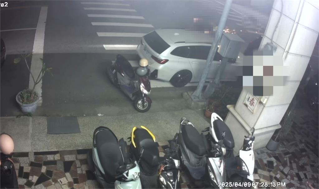 台中南屯死亡車禍! 行人「穿越馬路」遭撞送醫不治