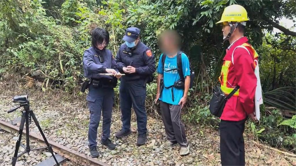 3遊客闖阿里山林鐵軌道   員警當場逮個正著  開罰1~5萬