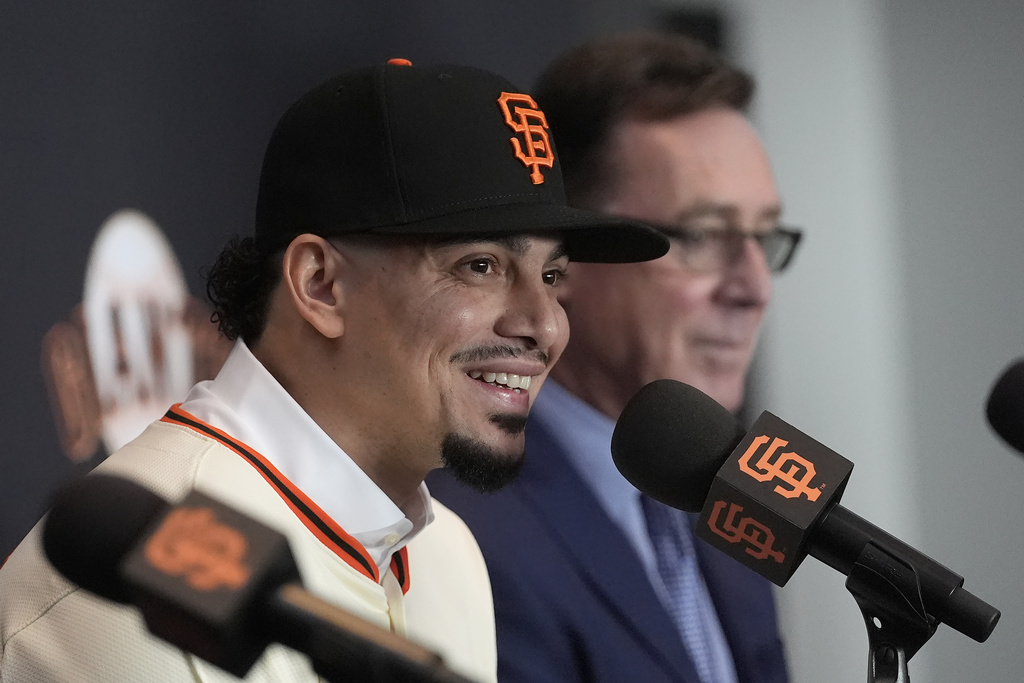 MLB(影)/150轟重砲游擊手正式披上巨人球衣 迫不及待想天天上場比賽
