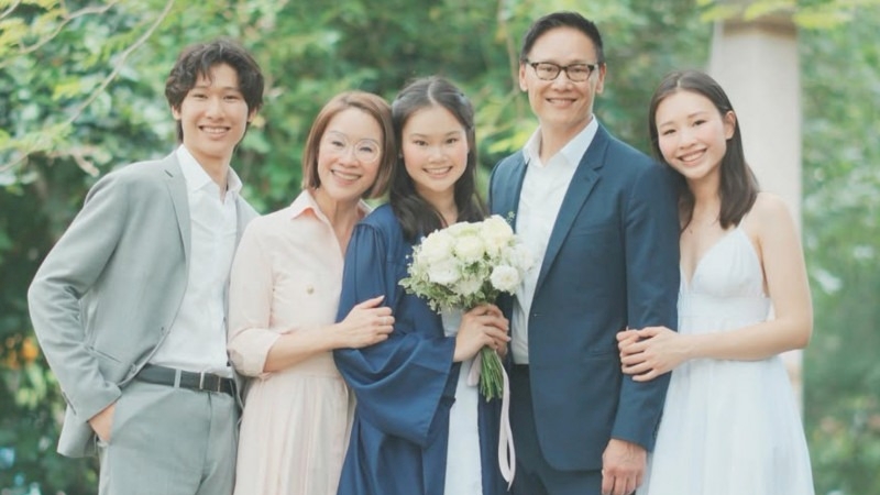 瓦城18歲千金超仙模樣曝光！母揭全校第一背後殘酷現實
