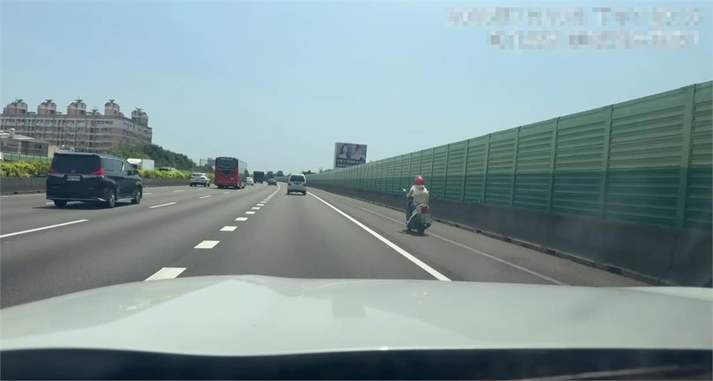 女騎士導航切汽車模式「誤闖國道」　勇男霸氣護駕下匝道