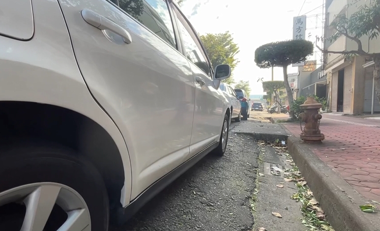 先勸導移車又不挪！　駕駛疑不滿遭取締還嗆警