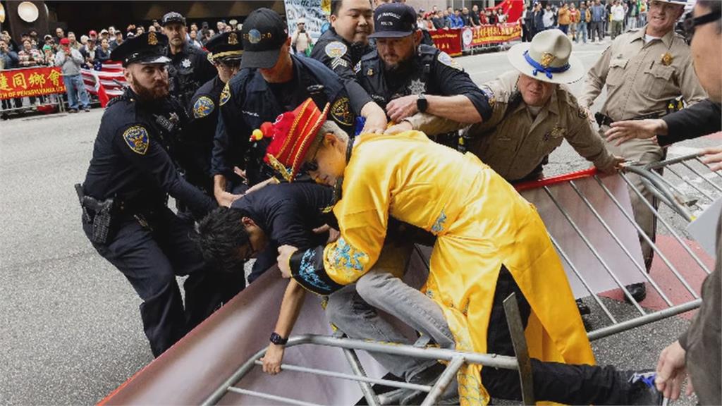 習近平赴美!中國男示威、和粉紅起衝突 「被老闆開除」仍不後悔