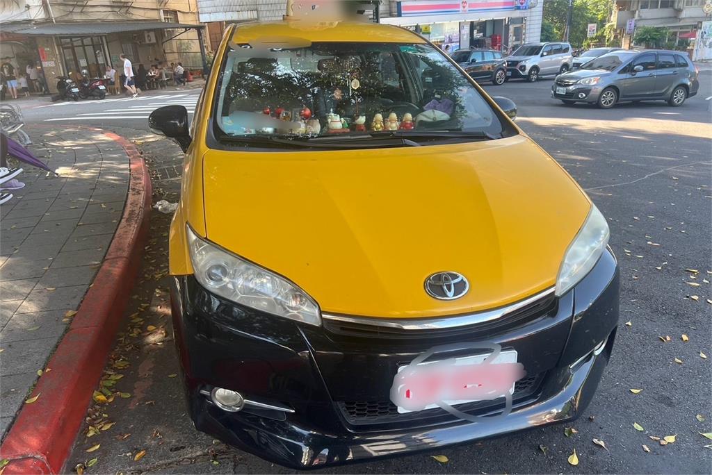 快新聞/搭計程車情緒失控「持武士刀傷人毀車」 士林1莽男遭裁准羈押