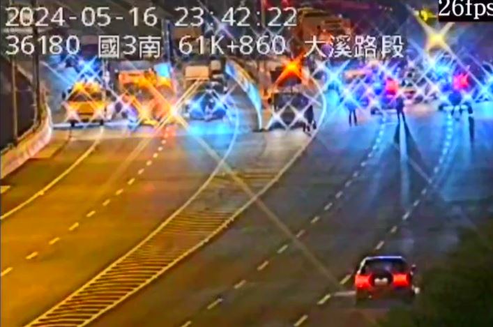 阿伯麥鬧! 國道一路逆向30分鐘 警大陣仗封路攔截