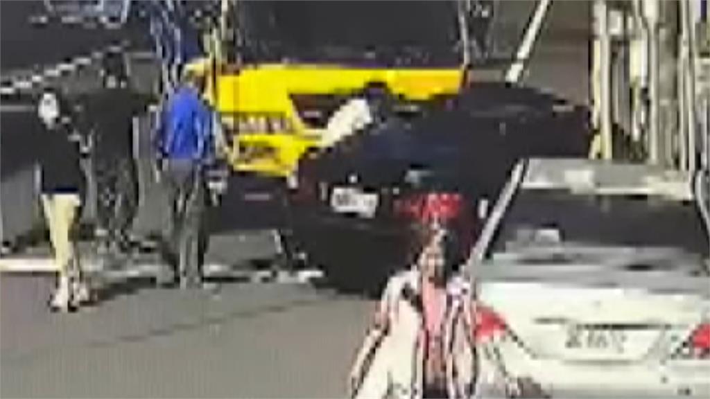 門前貨車撞自小客車 熱心舉動全都錄!衛生所主任率隊即刻救援