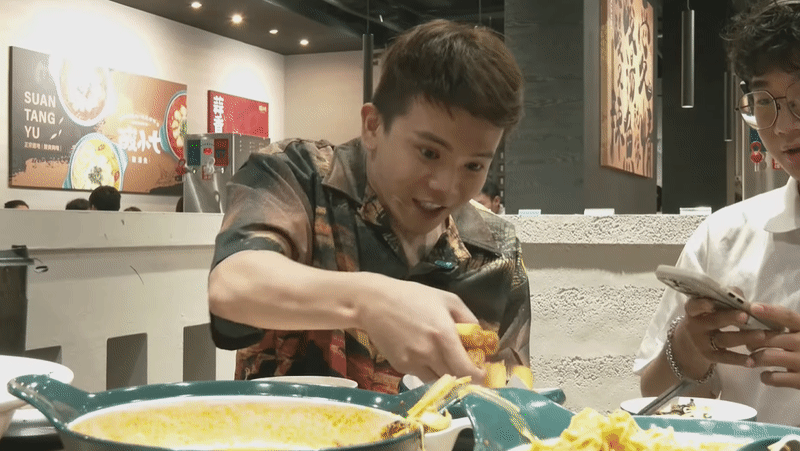 孫生才被起訴又直播鬧事！踢館蹦闆店「捏爆食物、亂丟冰塊」網轟：死性不改