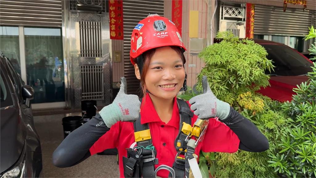 獨家！身手矯捷不輸男生　19歲牙牙爬20多層高樓作業