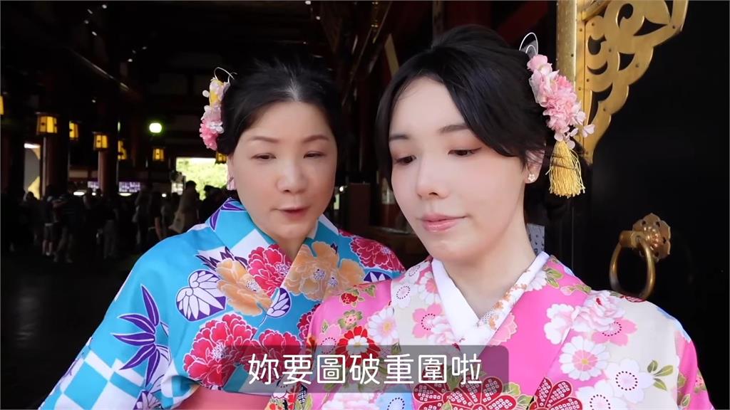 跨性別女神揮別男兒身後與母重遊日本 蛻變過程感動網:媽媽一直都在