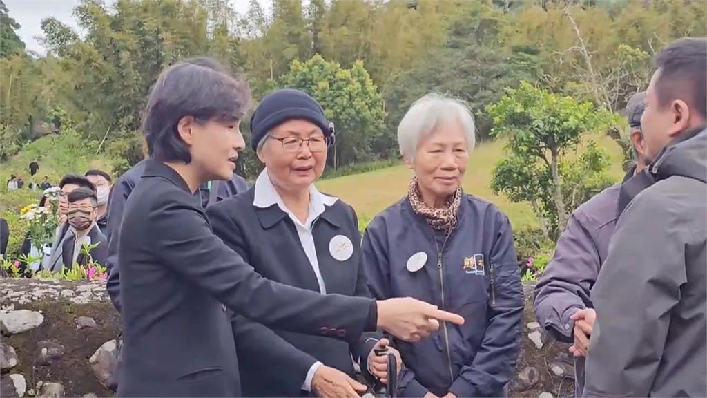 林宅血案46週年 方素敏.田秋堇.鄭麗君赴林家墓園追思