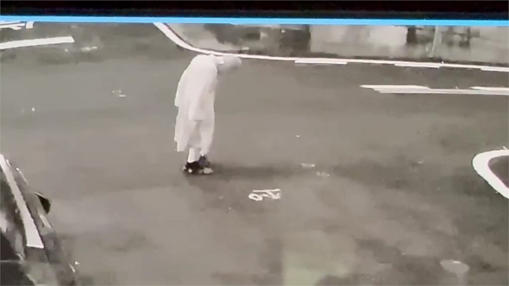 嚇!凌晨驚見「無頭架娑」行走 老和尚垂頭走路釀烏龍