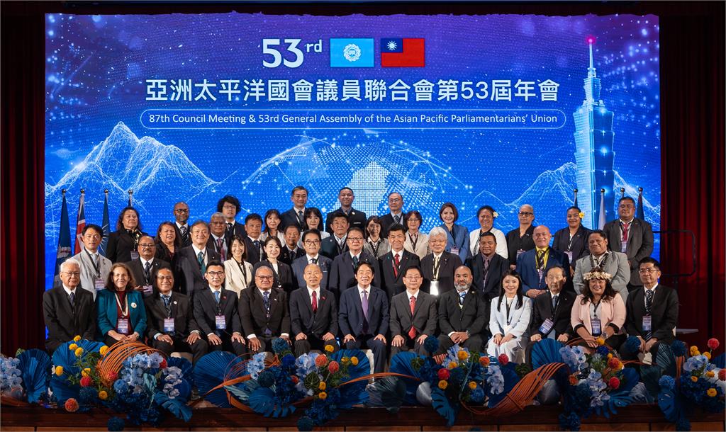 快新聞/對中國投資占比降至7% 賴清德:只要「對等、尊嚴」台灣樂意交流