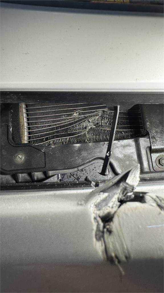 國道「鐵架掉落」８車遭殃！網轟根本蓄意殺人