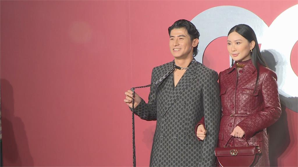 快新聞/陳傑憲與愛妻擔任紅毯壓軸! 再度「胸前比框」尖叫聲連連