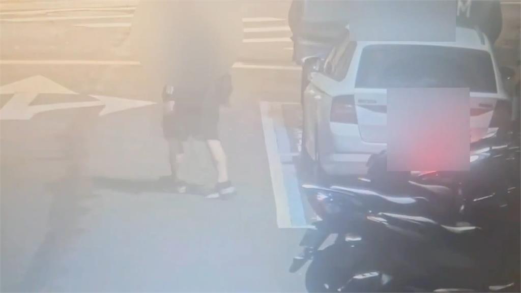 騎共享機車撞路邊車起火 男子逕自逃離遭法辦