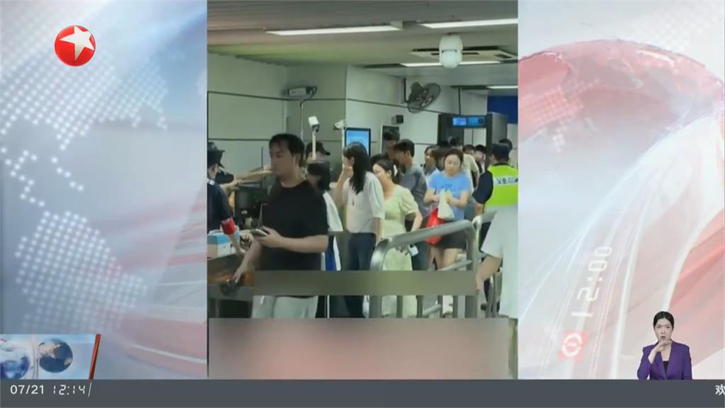 深圳地鐵突襲式安檢釀亂象　全身掃描惹民怨爆衝突