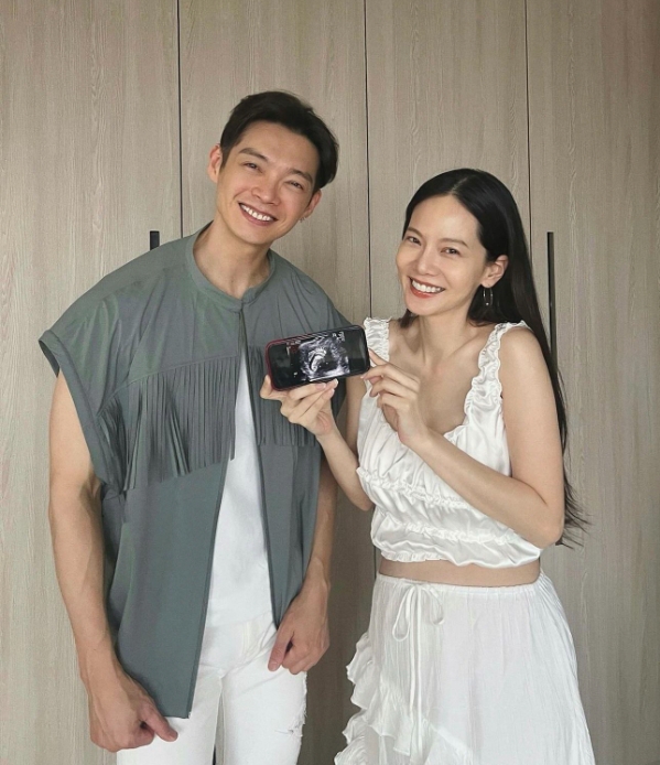 0孕味!曾之喬「深V禮服曬美背」 大秀性感全網盛讚:史上最美孕婦