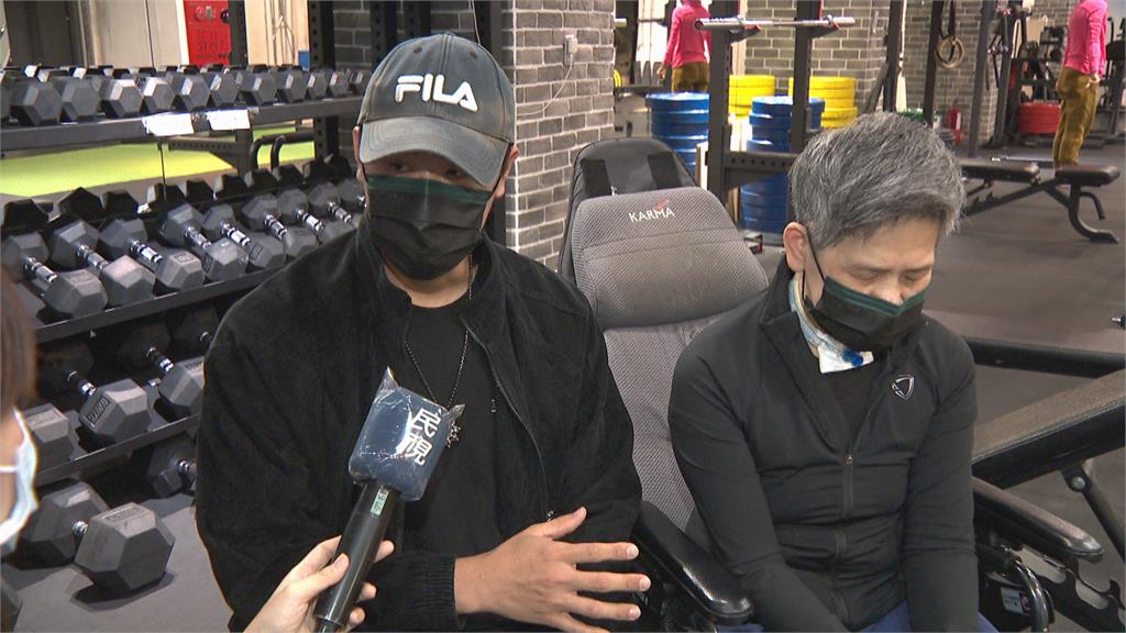 抗癌鬥士！58歲健力媽媽參加比賽驚豔全場