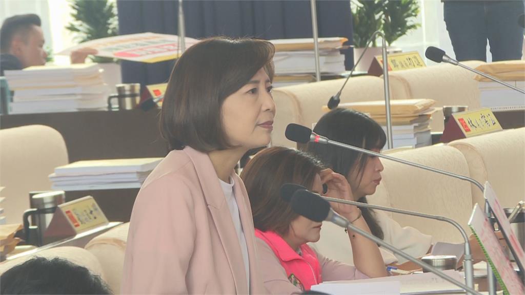 快新聞/不關心非洲豬瘟?中市府總機語音竟談購物節 議員:都什麼時候了?