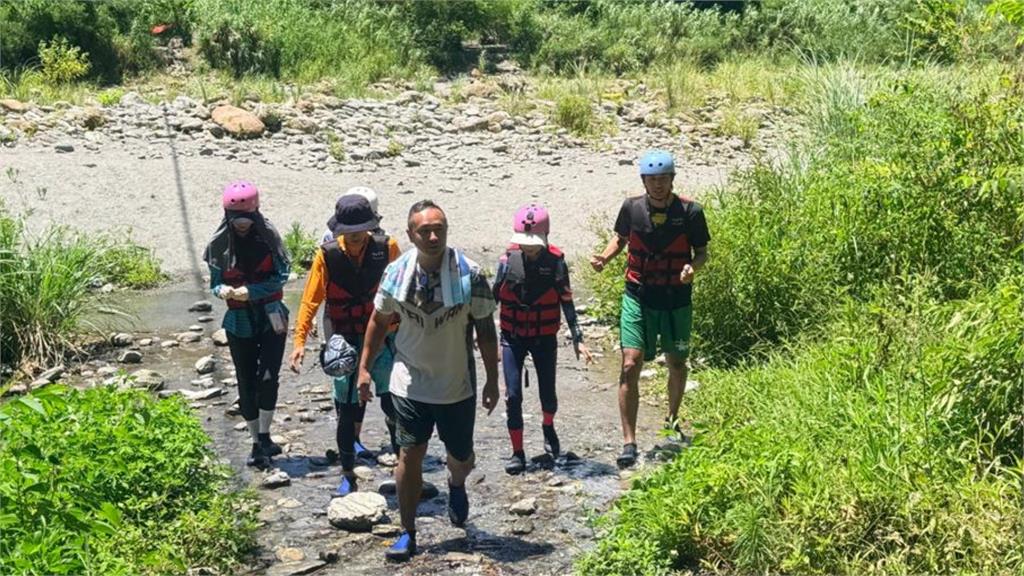 韓籍啦啦隊女神李雅英挑戰「跳水」！7教練下水「爭相護花」他看傻：什麼畫面啦