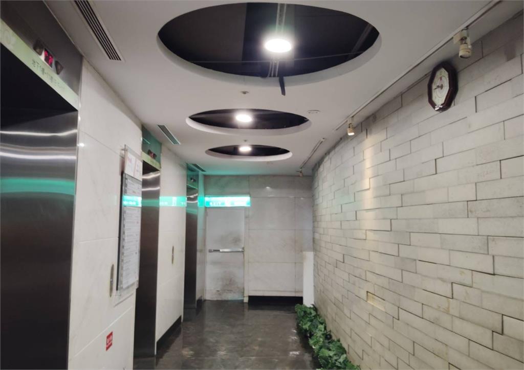 沒滿額出不去?他逛百貨驚見「神秘1物」釣出內行解答:每家都有