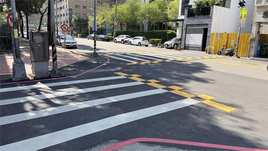 行人地獄再掀議！斑馬線「黃色棋盤格」新制曝光…違規恐罰6000元