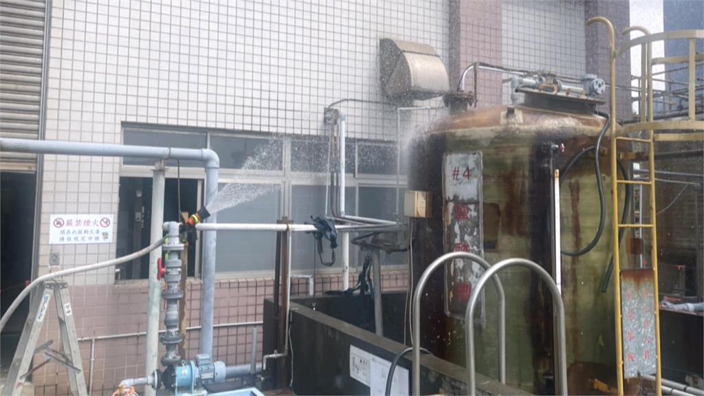 高雄台電南部電廠工安意外！　工人摔「鹽酸桶槽」送醫命危
