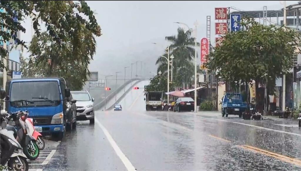 雨彈！台20線88.5K便道現零星落石　高雄山區「瓦筏哈橋」引道路基塌陷