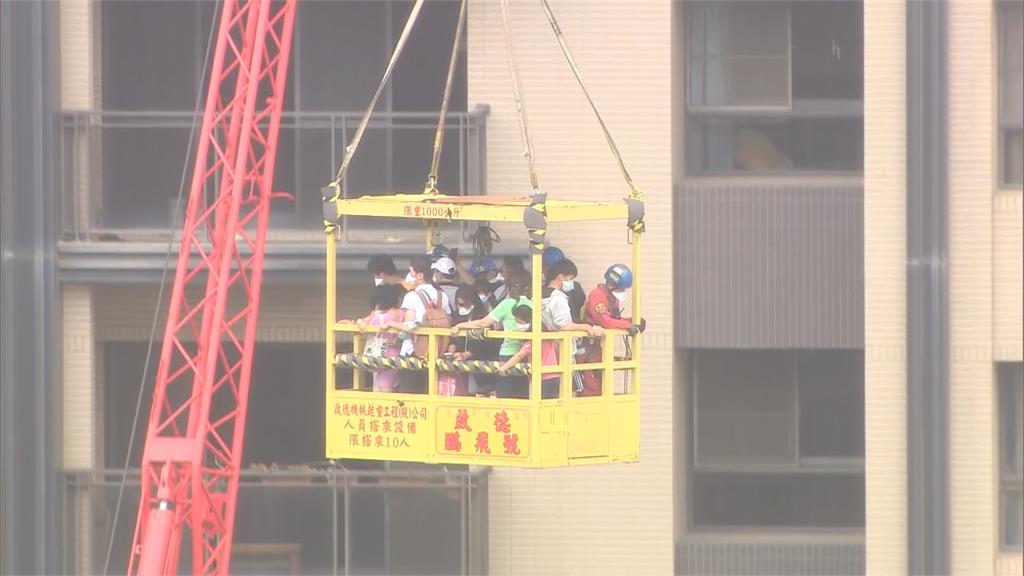 竹高樓火警「吊車大王」出手 出動180噸吊車即刻救援