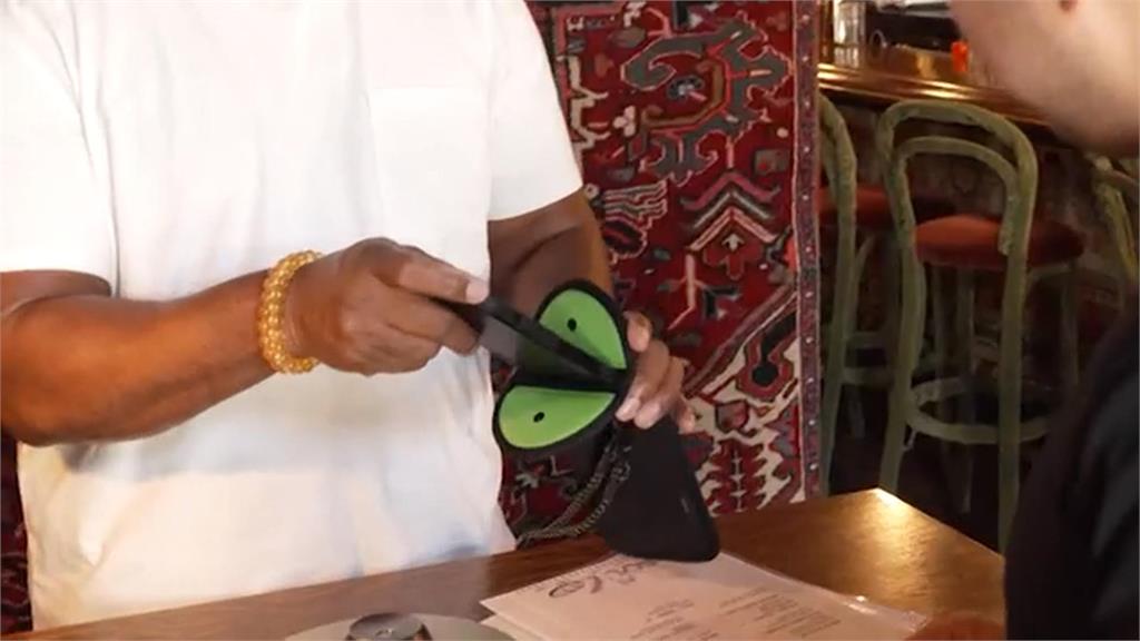 美國華府「無手機酒吧」 顧客不准當低頭族