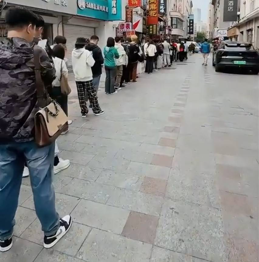 盜版周杰倫擺脫餐車天津首開店　「粥餅倫」暴紅多年堅守本職網讚：實在佩服