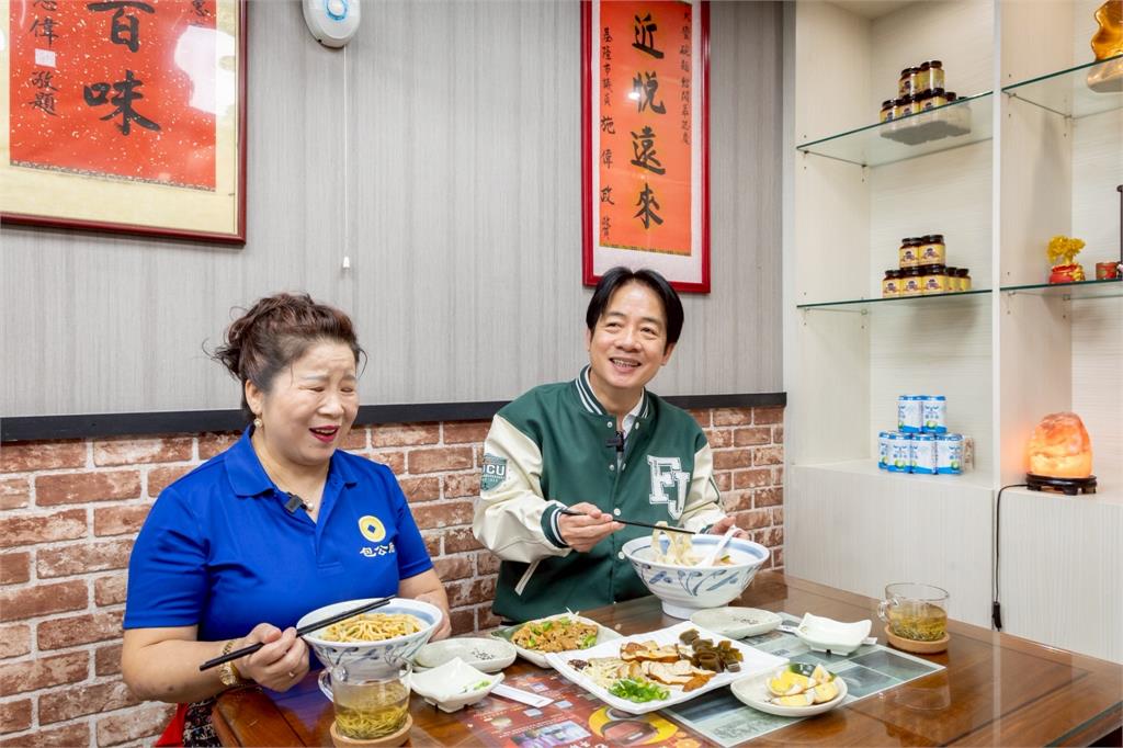 快新聞/賴總統訪中配老闆大啖包公私房麵 郭明華讚:有愛的政府讓我好命