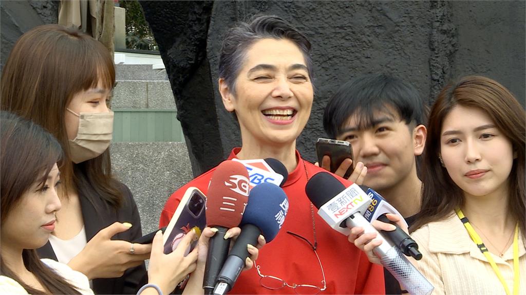 郭台銘宣布連署達標 辭演舞台劇!賴佩霞:達成協議