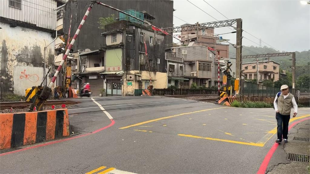 基隆告示牌"字體斑駁"看不清 民眾戲稱:天書.甲骨文