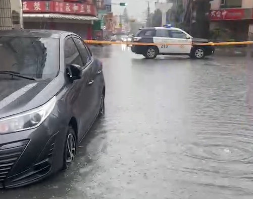 快新聞／雨彈發威！　台中大里、彰化員林淹水畫面曝