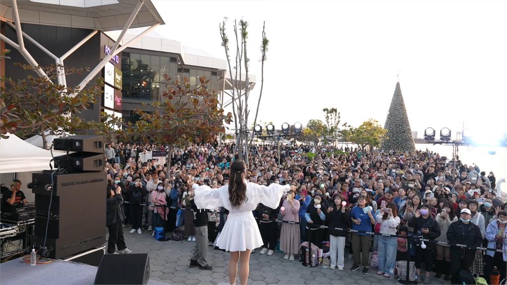 剛唱完小巨蛋! #-#丁噹演唱會移師高雄「推客製歌單」