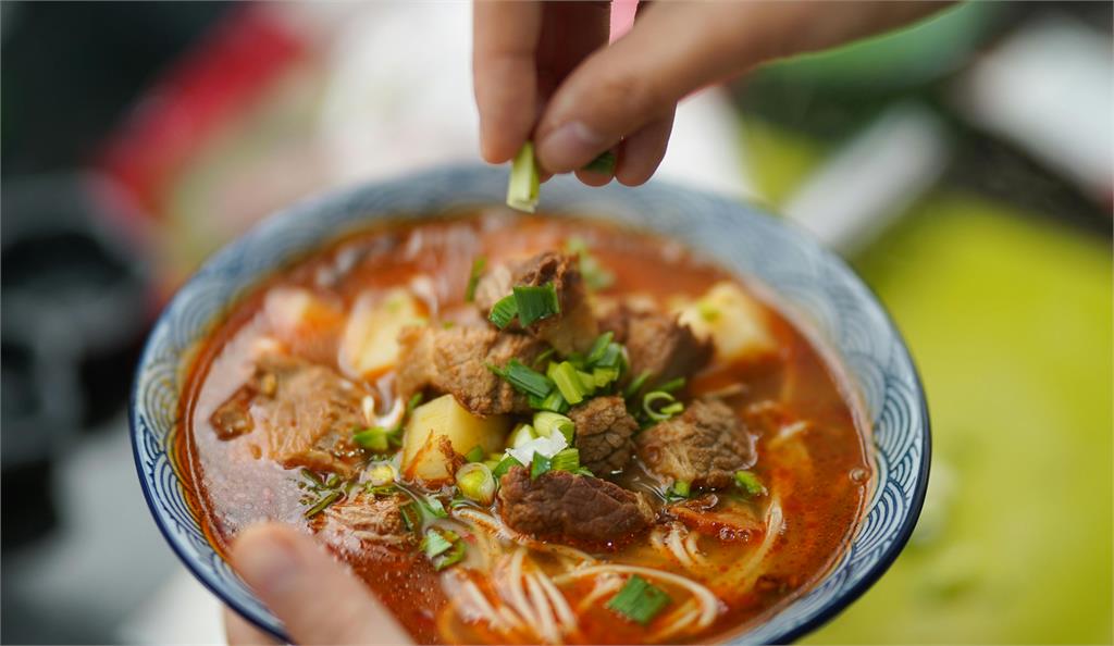 花錢吃了個寂寞...「牛肉湯麵沒有牛肉」店家大玩文字遊戲網氣翻