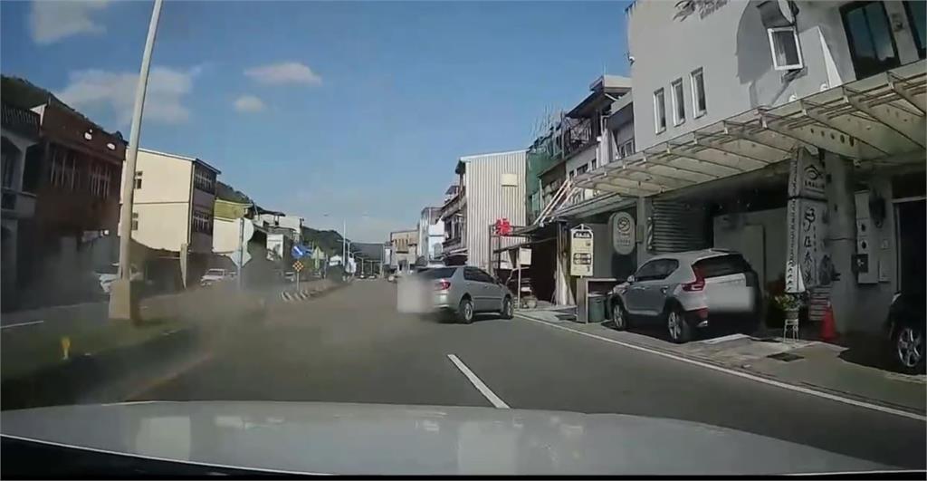 一家4口走春「撞民宅」 駕駛媽媽重傷送醫身亡