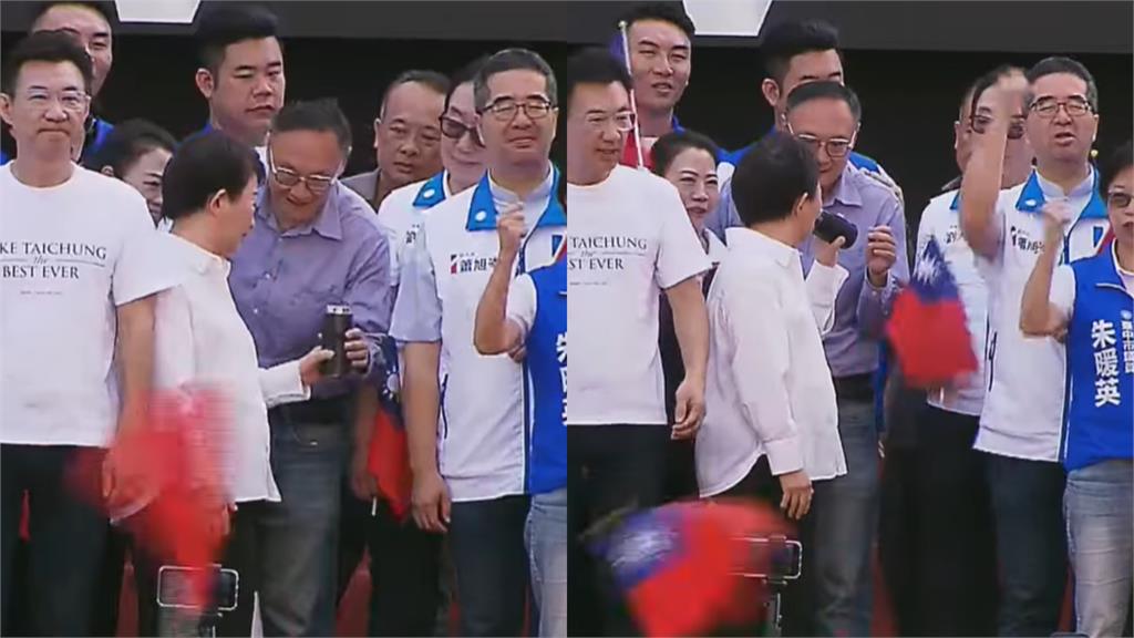 韓國瑜挺江啟臣「沒揪到盧秀燕」！嗨喊凍蒜「超尬畫面慘遭全放送」網笑：上不了車
