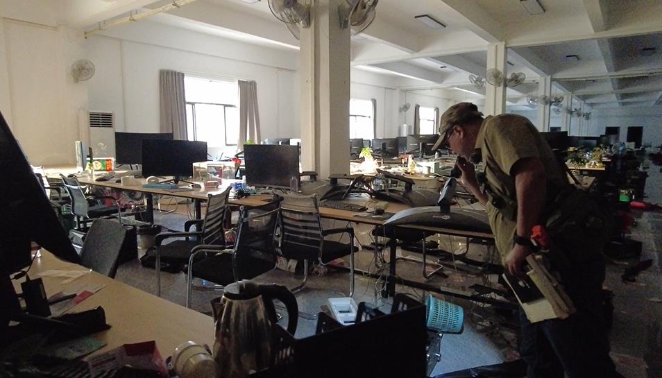 獨家/軍隊持槍戒備!林秉宥闖「緬甸電詐園區」煉獄內部全曝光、驚見中國黑料