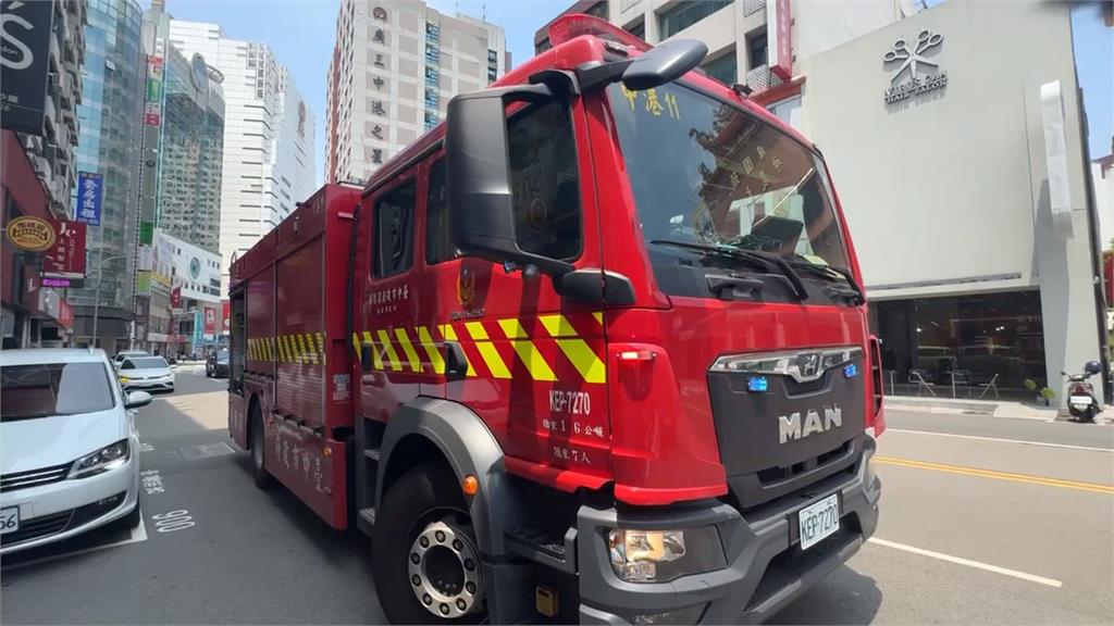台中工人疑踩空 冷氣裝一半「從4樓墜至2樓遮雨棚」