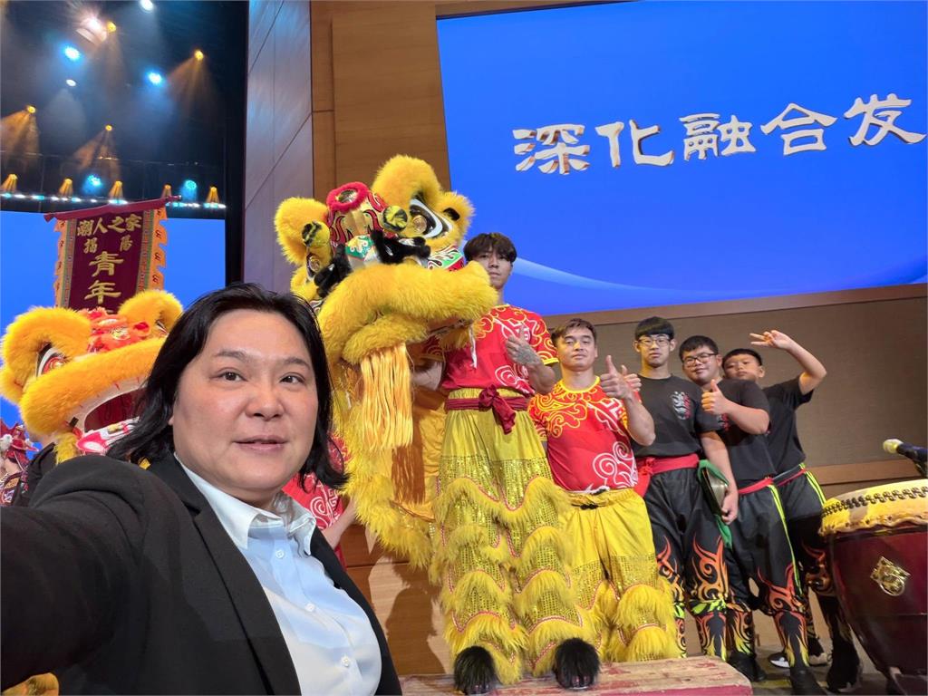陳玉珍曬同框張凌赫合照！「緊貼肩膀燦笑」畫面曝光…她嗨喊：我有統戰他對不對